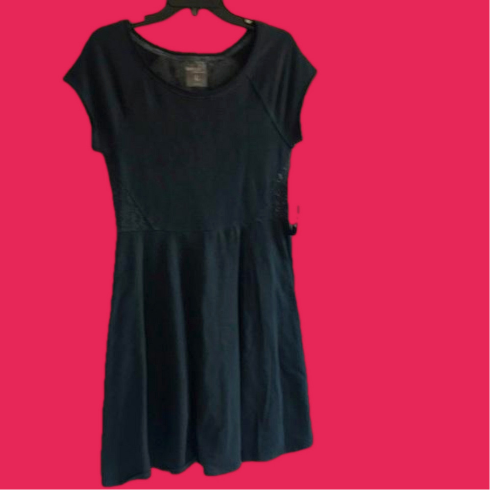 Super cute Kensie performance dress L